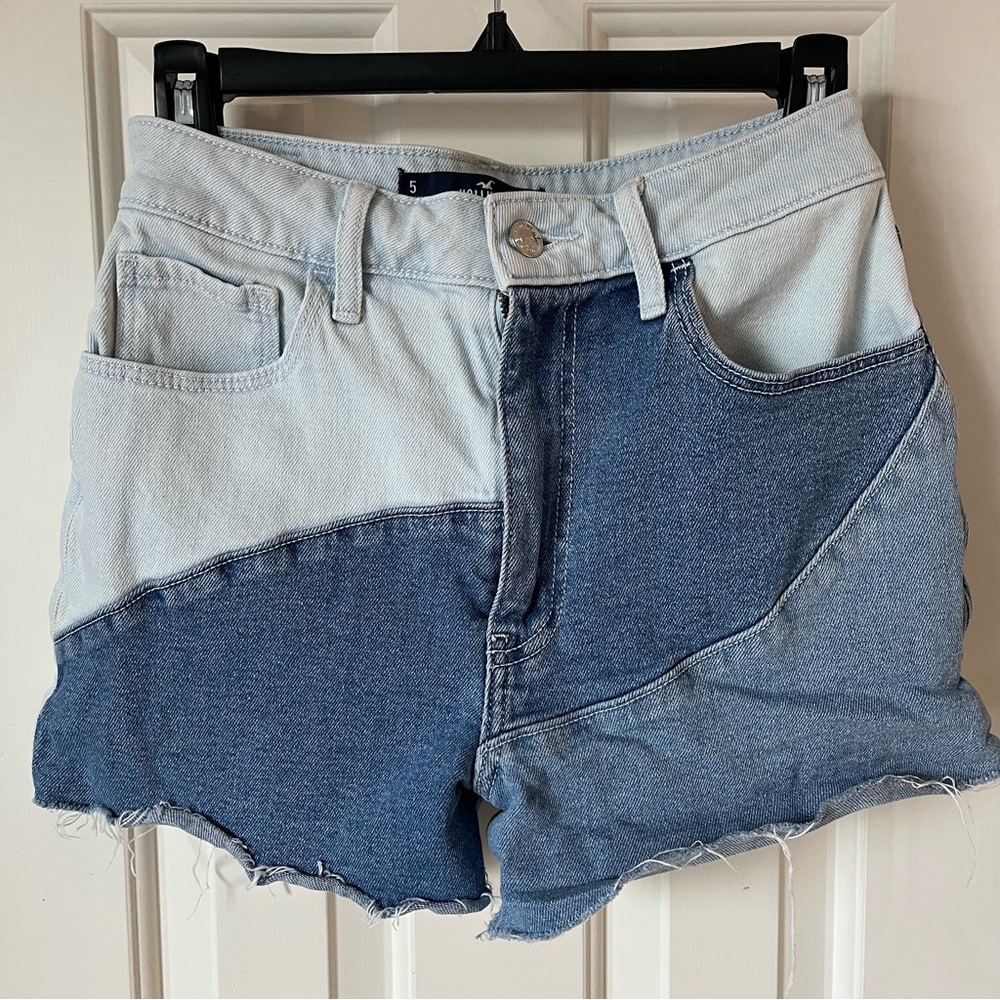 Hollister Ultra High-Rise Mom Short 3”